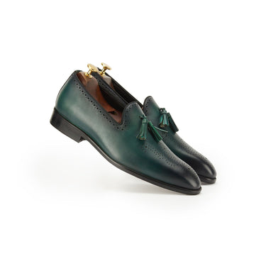 Dark Green pure leather men's shoe for party wear. Green comfortable tassel slip ons, mens luxury shoes that are handcrafted in pure european leather and Italian fits available at Vantier shooes online shop.