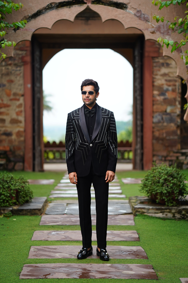 Luxe Black Silver Linear Tuxedo