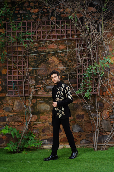 Black Cascading Gold Leaf Vine Tuxedo