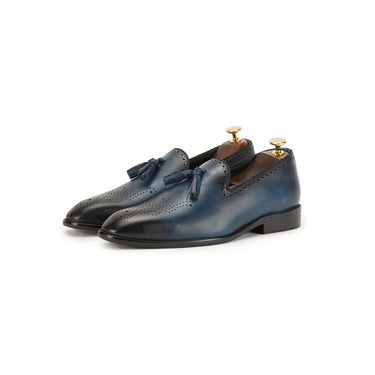 Best mens shoes online india. Blue pure leather men's shoe. Blue comfortable tassel loafers, mens luxury shoes that are handcrafted in pure european leather and Italian fits available at Vantier shooes online shop. 