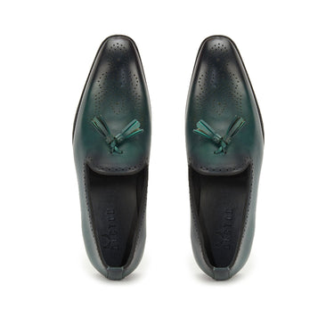 Best mens shoes online india. Dark Green pure leather men's shoe for party wear. Green comfortable tassel slip ons, mens luxury shoes that are handcrafted in pure european leather and Italian fits available at Vantier shooes online shop. 