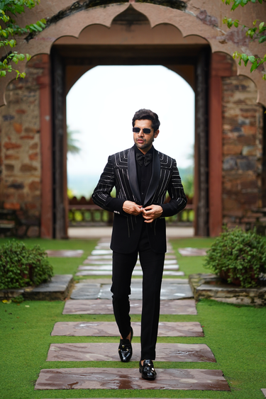 Luxe Black Silver Linear Tuxedo